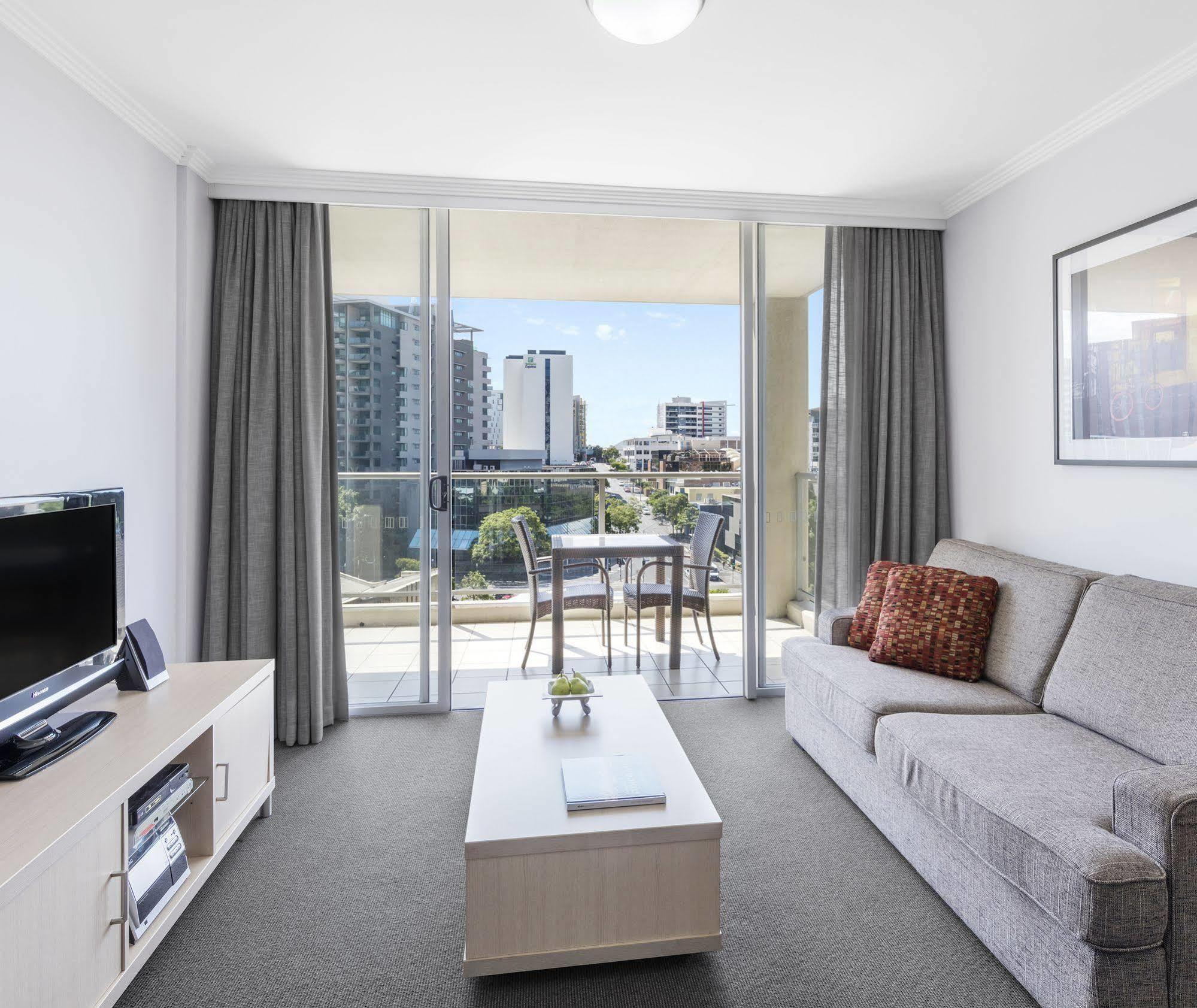 Oaks Brisbane Lexicon Suites Exterior photo