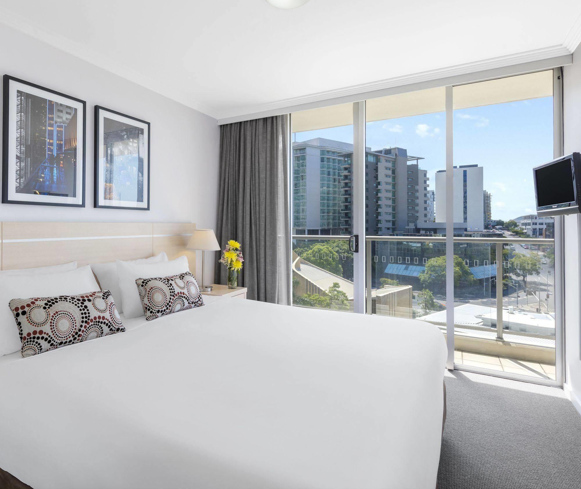 Oaks Brisbane Lexicon Suites Exterior photo