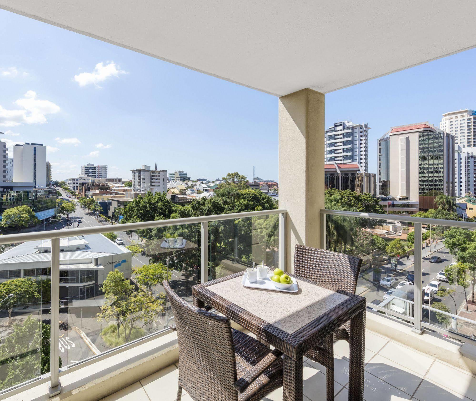Oaks Brisbane Lexicon Suites Exterior photo