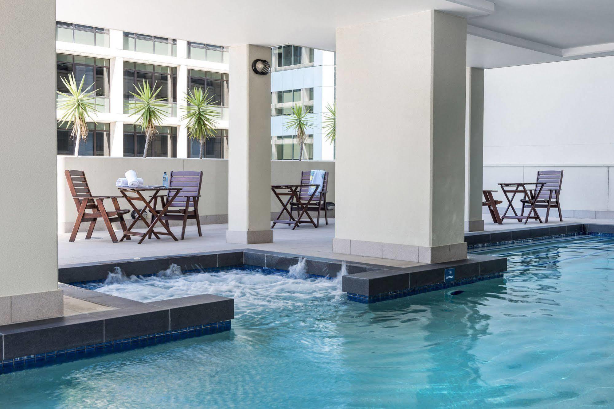 Oaks Brisbane Lexicon Suites Exterior photo